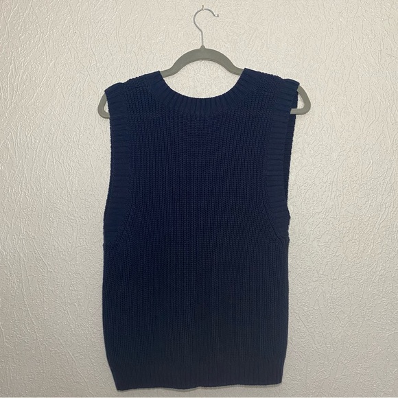 Free Assembly Sweater Vest <3 - Picture 2 of 4